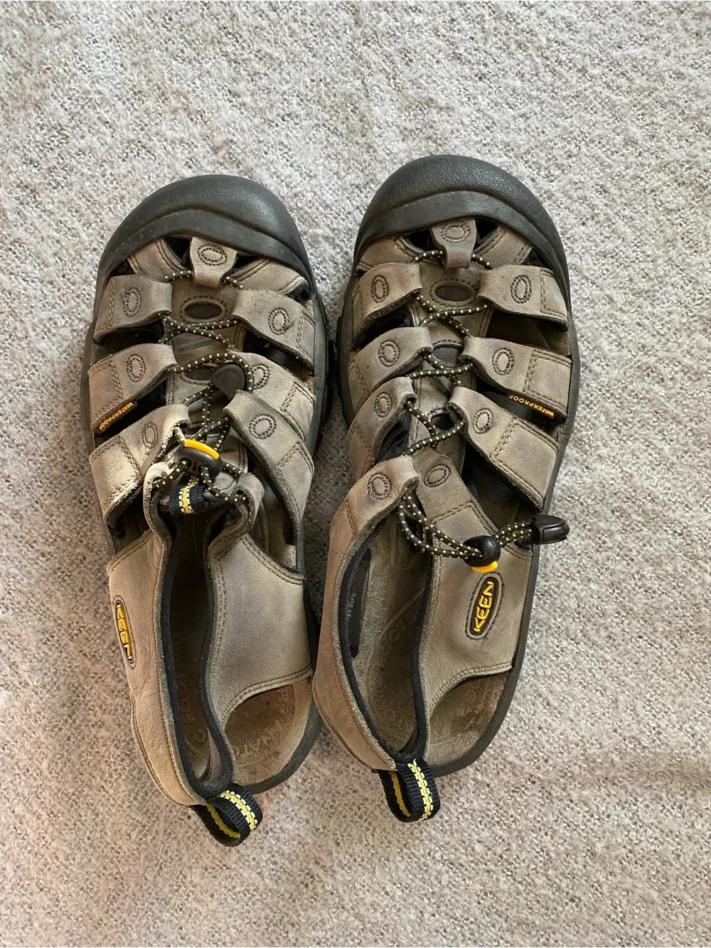 Keen Olive Brown Closed-Toe Hiking Sandals with Yellow Trim